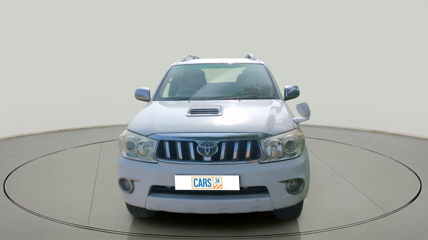 2011 Toyota Fortuner 3.0 4X4 MT, Diesel, Manual, 1,88,510 km, exterior