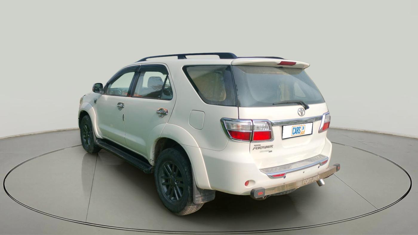 2011 Toyota Fortuner 3.0 4X4 MT, Diesel, Manual, 1,88,510 km, exterior