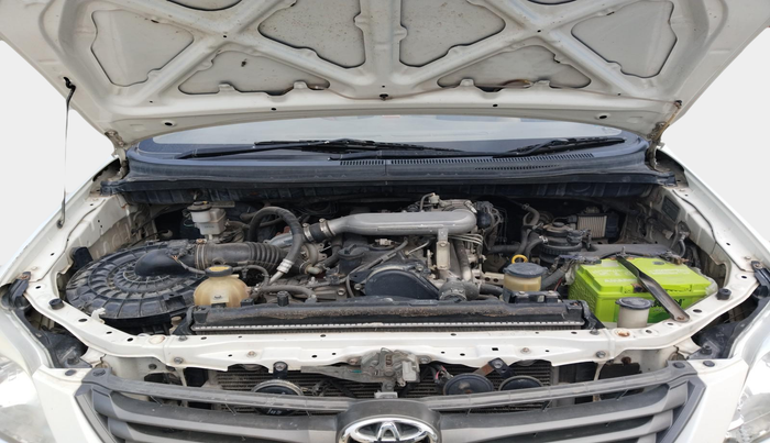 2014 Toyota Innova 2.5 G2 7STR, Diesel, Manual, 3,88,785 km, exterior