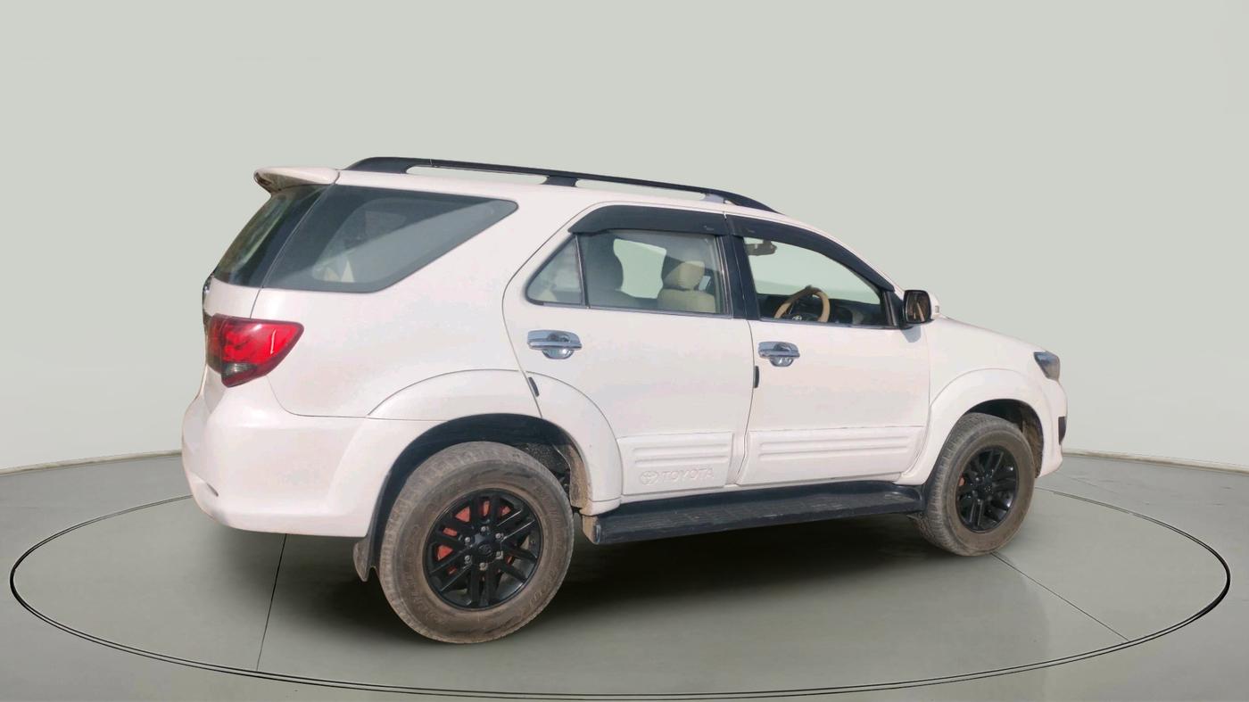 2014 Toyota Fortuner 3.0 4X2 MT, Diesel, Manual, 1,59,600 km, exterior