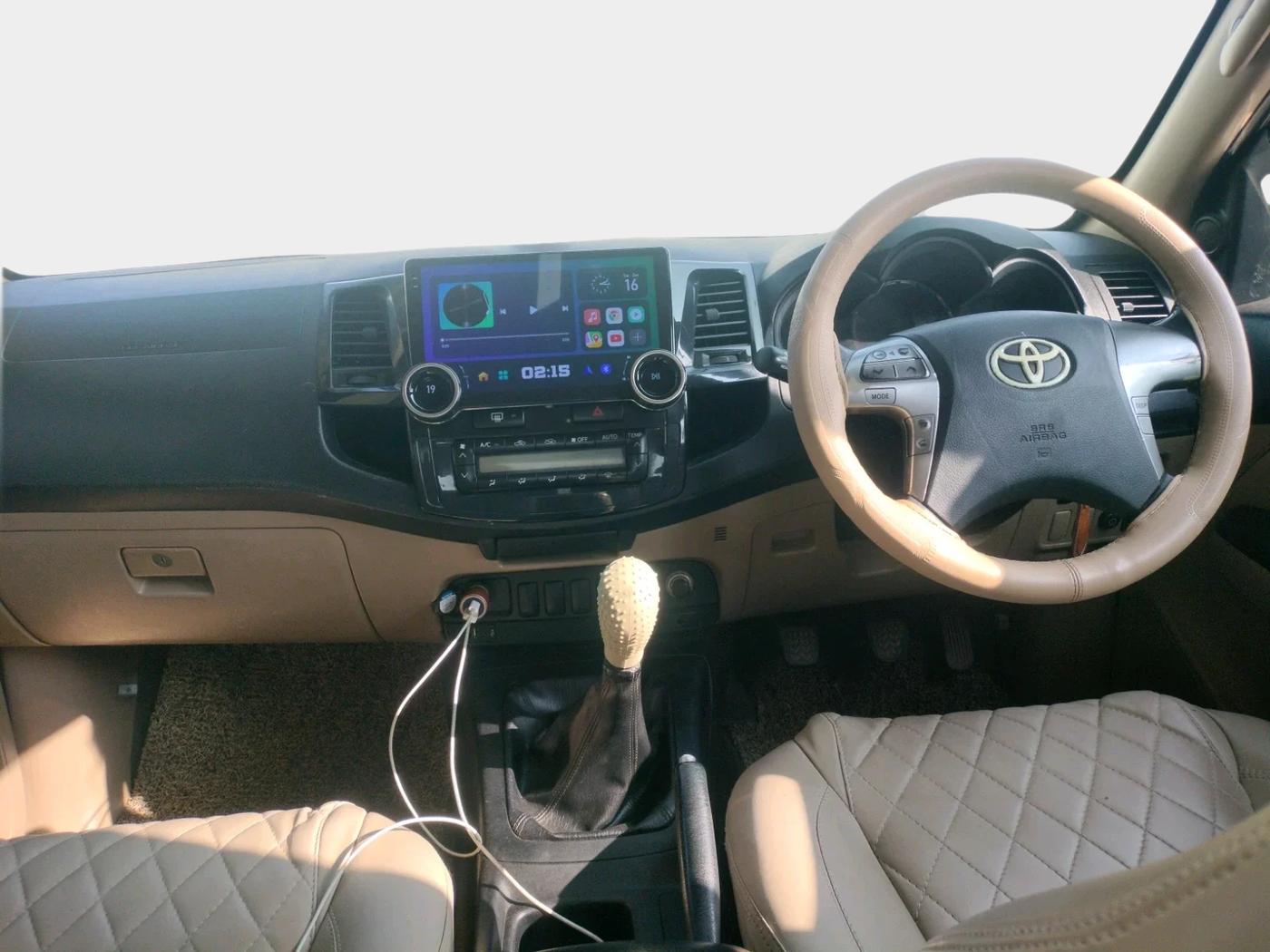 2014 Toyota Fortuner 3.0 4X2 MT, Diesel, Manual, 1,59,600 km, interior