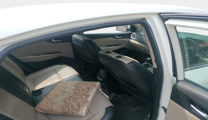2018 Hyundai Verna 1.6 SX (O) CRDI MT, Diesel, Manual, 1,24,379 km, interior