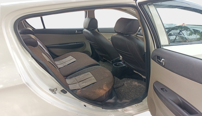 2012 Hyundai i20 SPORTZ 1.2, Petrol, Manual, 91,804 km, interior