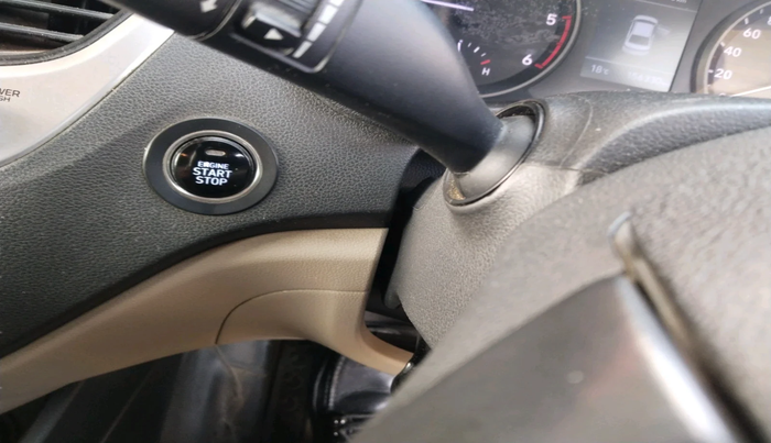 2018 Hyundai Verna 1.6 SX (O) CRDI MT, Diesel, Manual, 1,56,330 km, interior