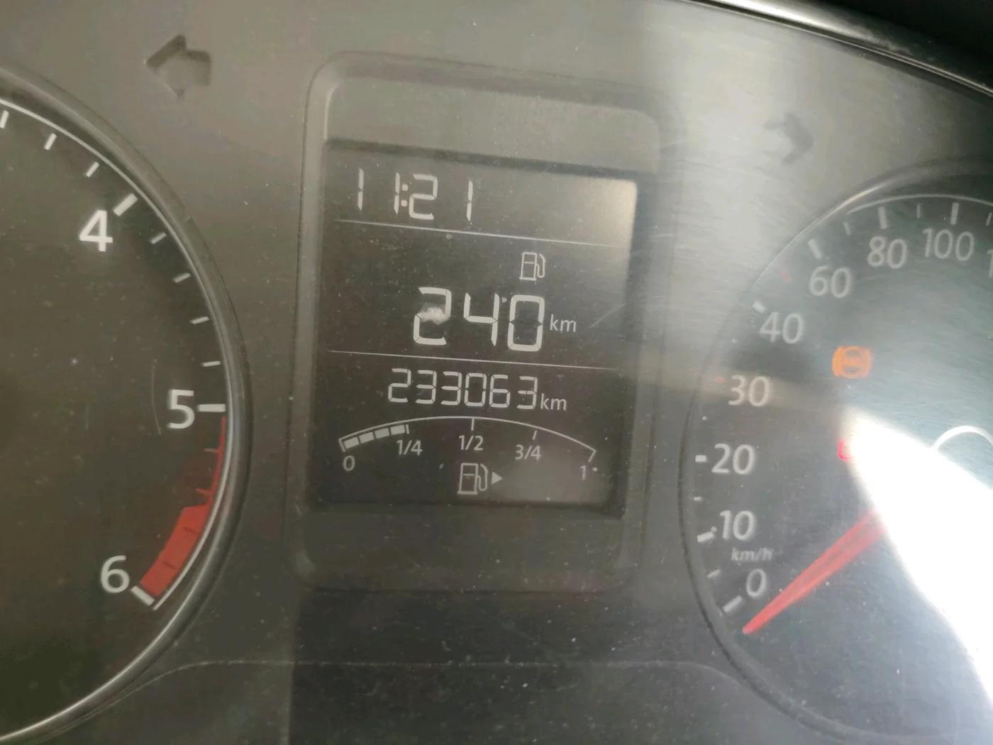 2016 Volkswagen Polo HIGHLINE1.5L, Diesel, Manual, 2,33,063 km, interior