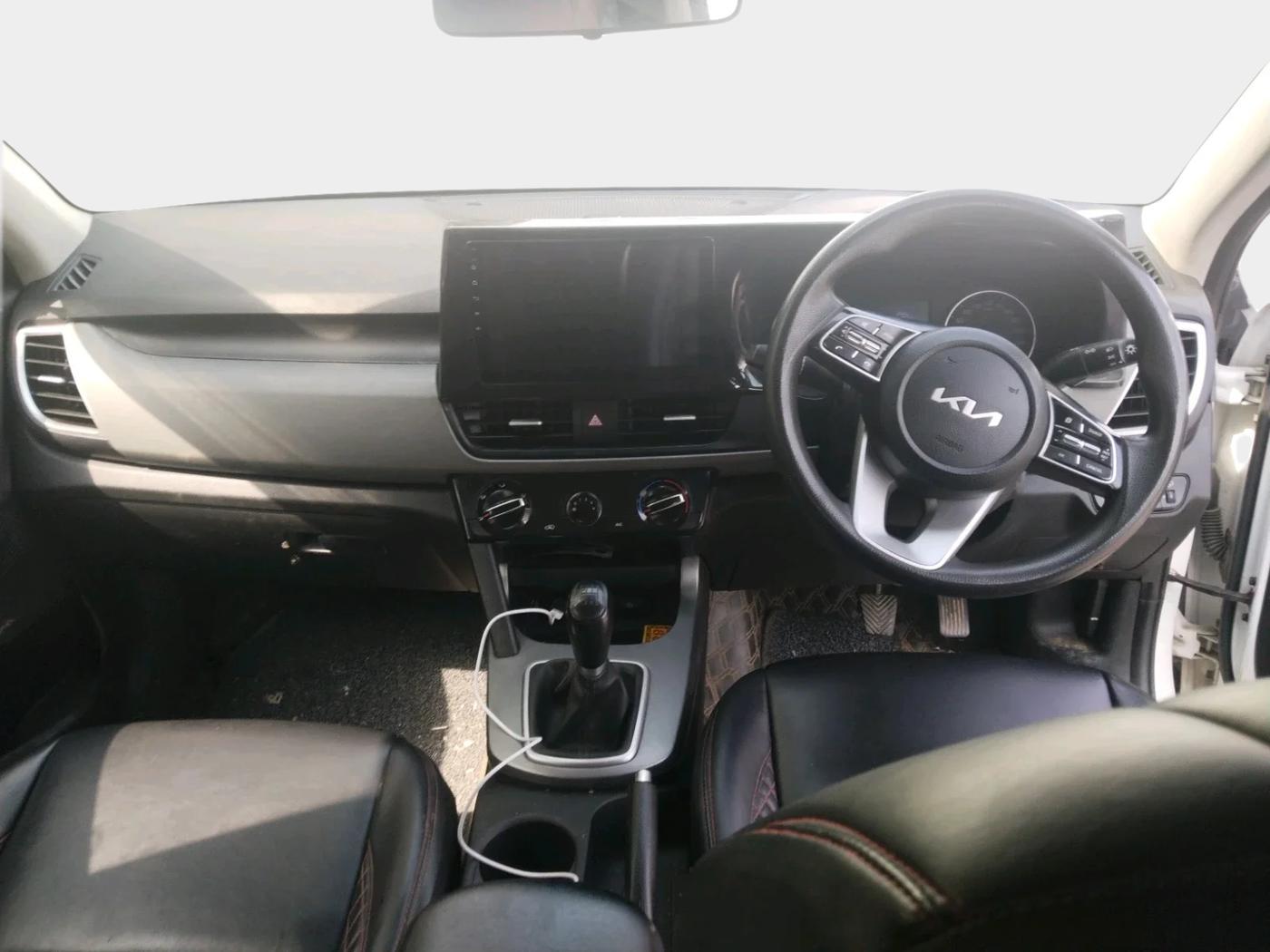 2023 KIA SELTOS HTE 1.5D IMT, Diesel, Manual, 1,17,178 km, interior
