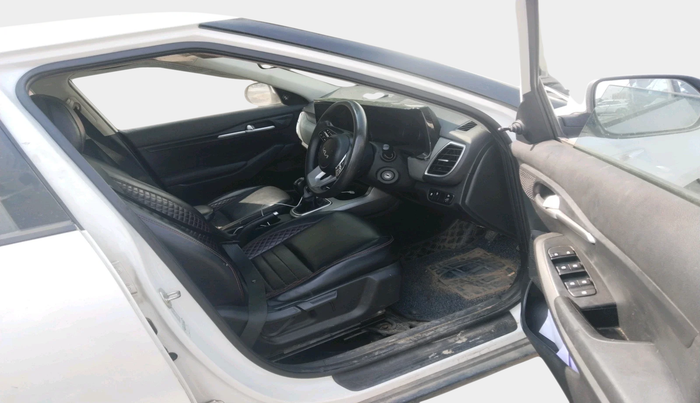 2023 KIA SELTOS HTE 1.5D IMT, Diesel, Manual, 1,17,178 km, interior