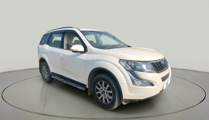 2015 Mahindra XUV500 W10, Diesel, Manual, 1,37,769 km, exterior