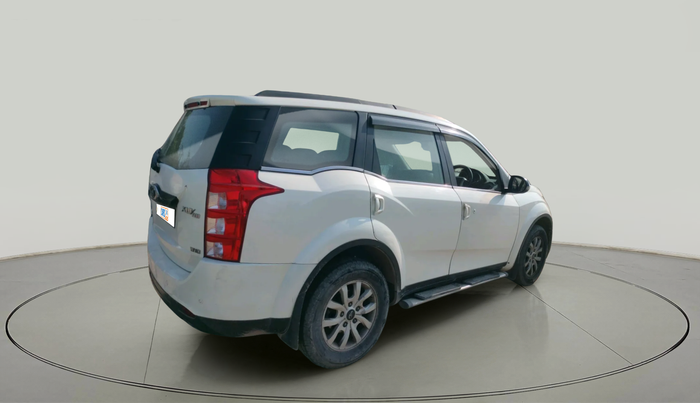 2015 Mahindra XUV500 W10, Diesel, Manual, 1,37,769 km, exterior