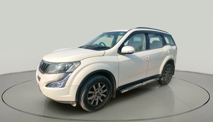 2015 Mahindra XUV500 W10, Diesel, Manual, 1,37,769 km, exterior