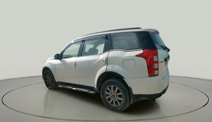 2015 Mahindra XUV500 W10, Diesel, Manual, 1,37,769 km, exterior