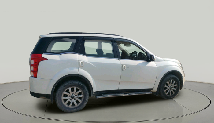 2015 Mahindra XUV500 W10, Diesel, Manual, 1,37,769 km, exterior