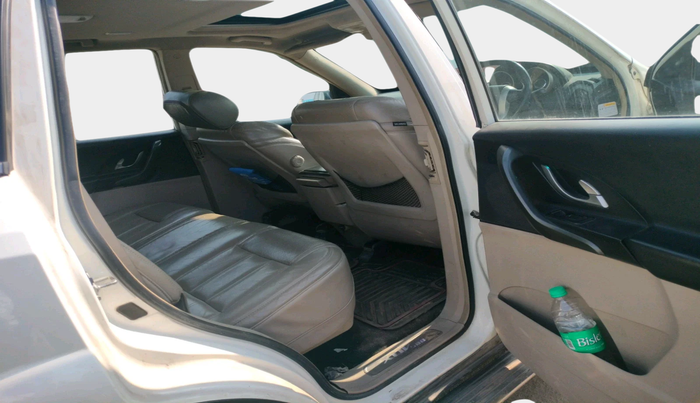 2015 Mahindra XUV500 W10, Diesel, Manual, 1,37,769 km, interior