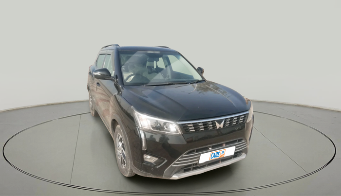 2023 Mahindra XUV300 W8 (O) 1.5 DIESEL, Diesel, Manual, 1,09,199 km, exterior