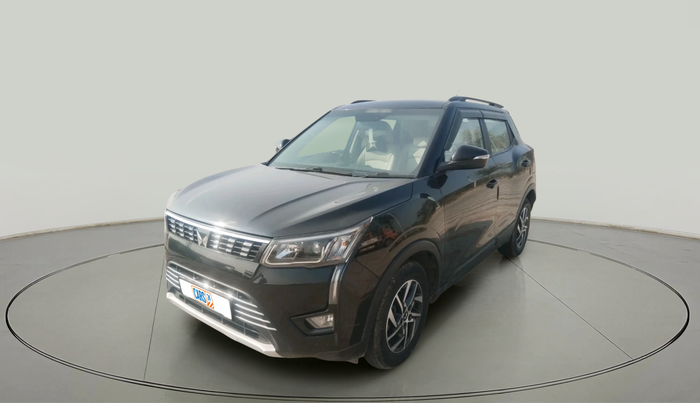 2023 Mahindra XUV300 W8 (O) 1.5 DIESEL, Diesel, Manual, 1,09,199 km, exterior