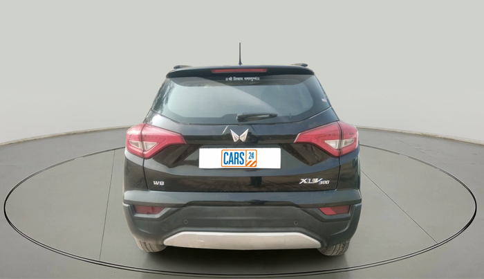 2023 Mahindra XUV300 W8 (O) 1.5 DIESEL, Diesel, Manual, 1,09,199 km, exterior