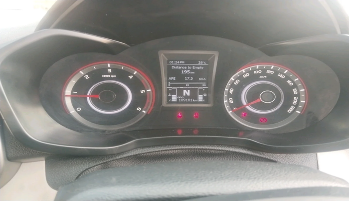 2023 Mahindra XUV300 W8 (O) 1.5 DIESEL, Diesel, Manual, 1,09,199 km, interior