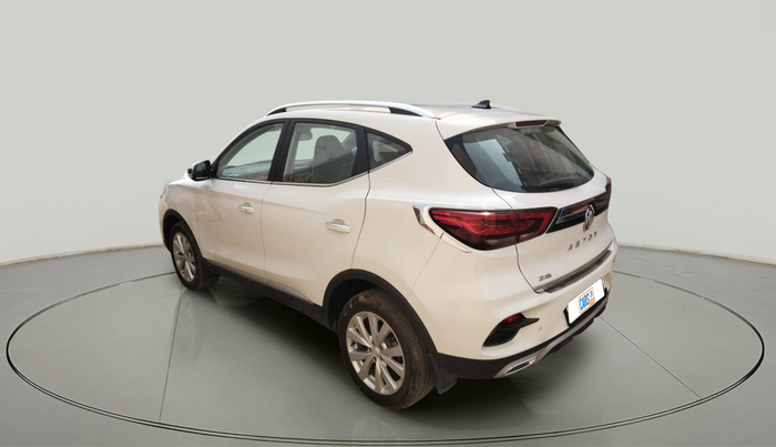 2024 MG ASTOR Shine 1.5 MT (Ivory), Petrol, Manual, 15,929 km, exterior