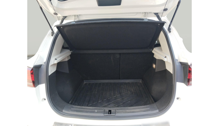 2024 MG ASTOR Shine 1.5 MT (Ivory), Petrol, Manual, 15,929 km, exterior