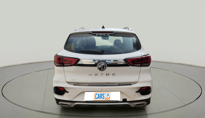 2024 MG ASTOR Shine 1.5 MT (Ivory), Petrol, Manual, 15,929 km, exterior