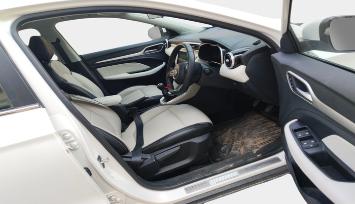 2024 MG ASTOR Shine 1.5 MT (Ivory), Petrol, Manual, 15,929 km, interior
