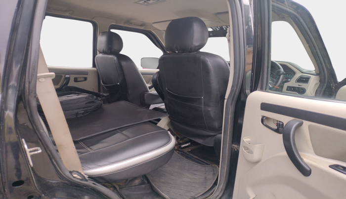2019 Mahindra Scorpio S9, Diesel, Manual, 1,07,767 km, interior