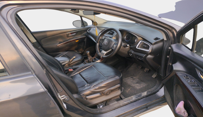 2015 Maruti S Cross ZETA 1.3, Diesel, Manual, 1,84,273 km, interior