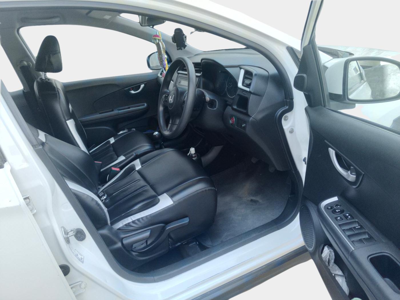 2016 Honda BR-V 1.5L I- DTEC V, Diesel, Manual, 1,31,200 km, interior