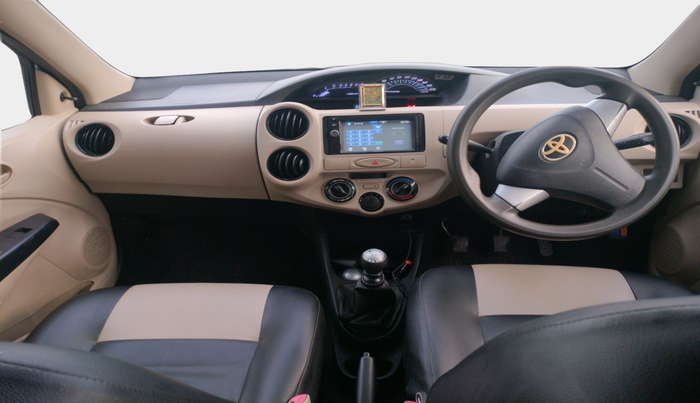 2017 Toyota Etios Liva GD, Diesel, Manual, 1,21,707 km, interior