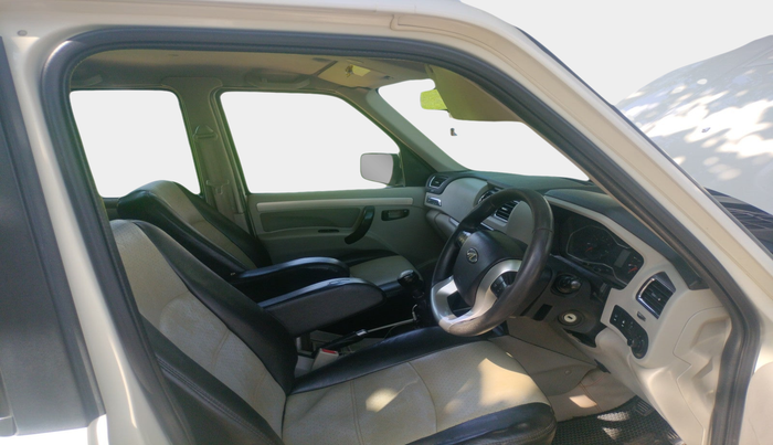 2016 Mahindra Scorpio S6 PLUS 1.99, Diesel, Manual, 1,63,085 km, interior