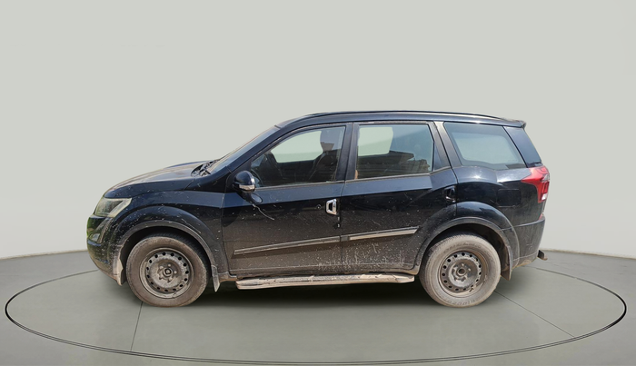 2018 Mahindra XUV500 W7, Diesel, Manual, 2,48,462 km, exterior