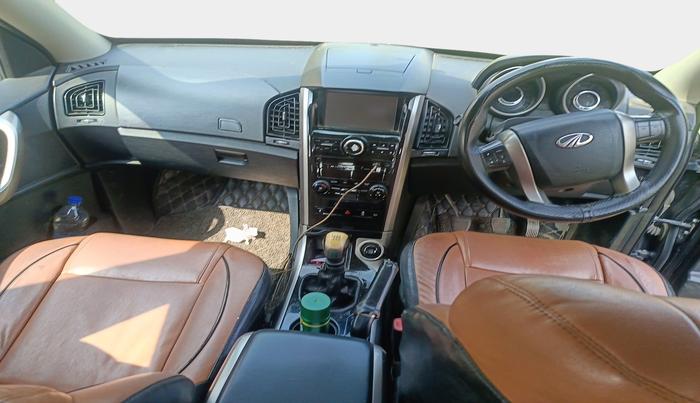 2018 Mahindra XUV500 W7, Diesel, Manual, 2,48,462 km, interior