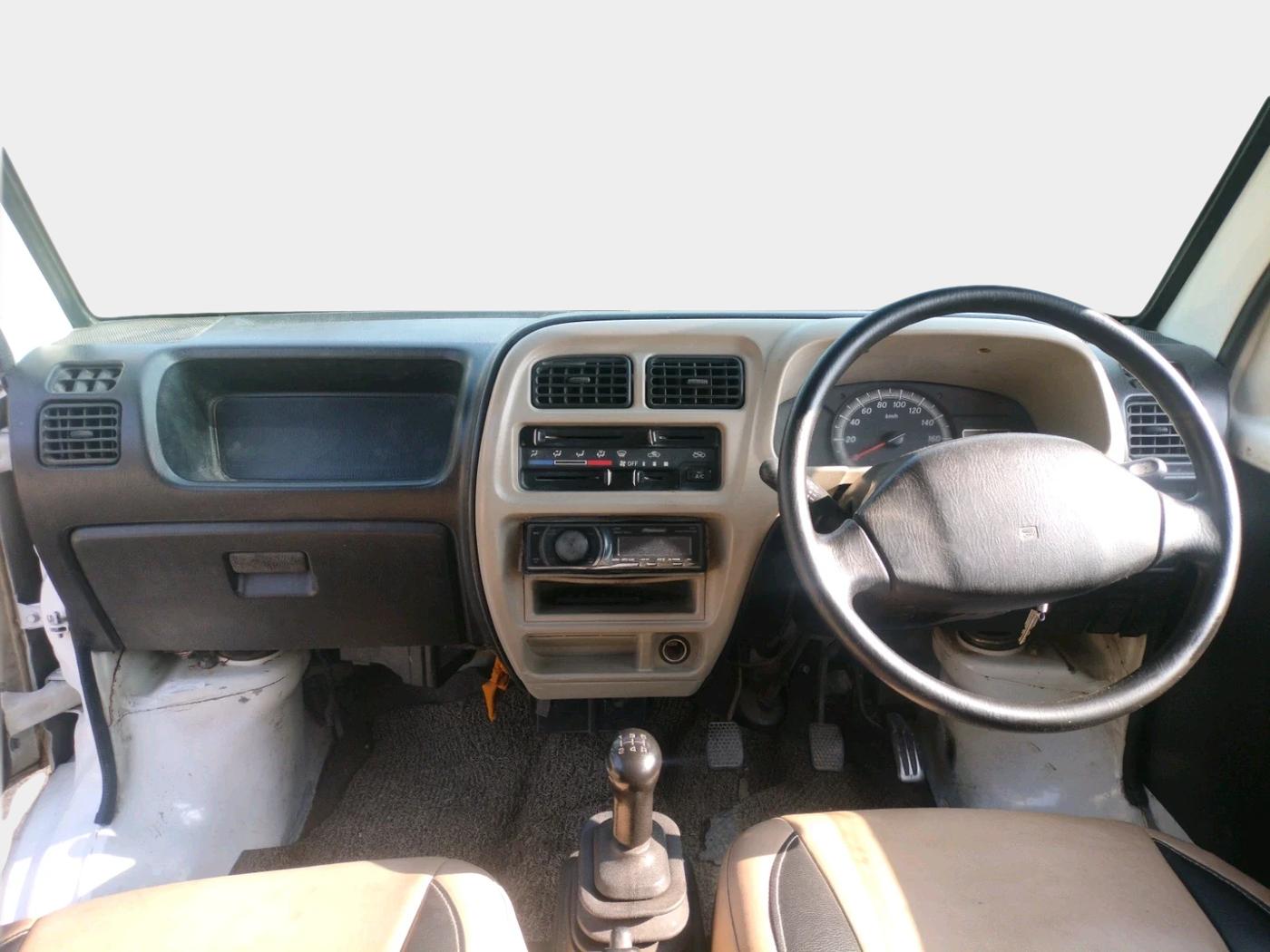 2017 Maruti Eeco 5 STR WITH A/C+HTR, CNG, Manual, 2,20,122 km, interior