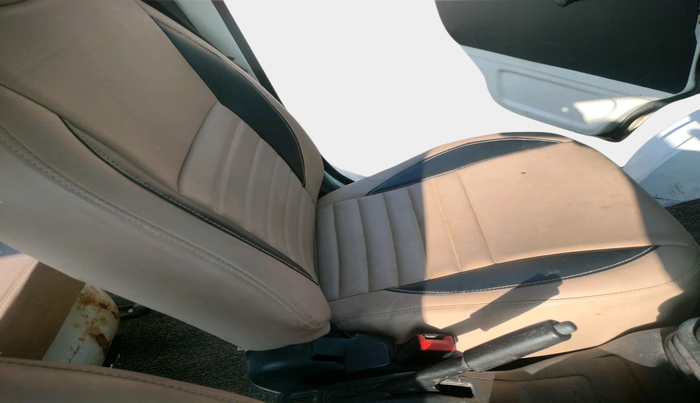 2017 Maruti Eeco 5 STR WITH A/C+HTR, Petrol, Manual, 2,20,122 km, interior