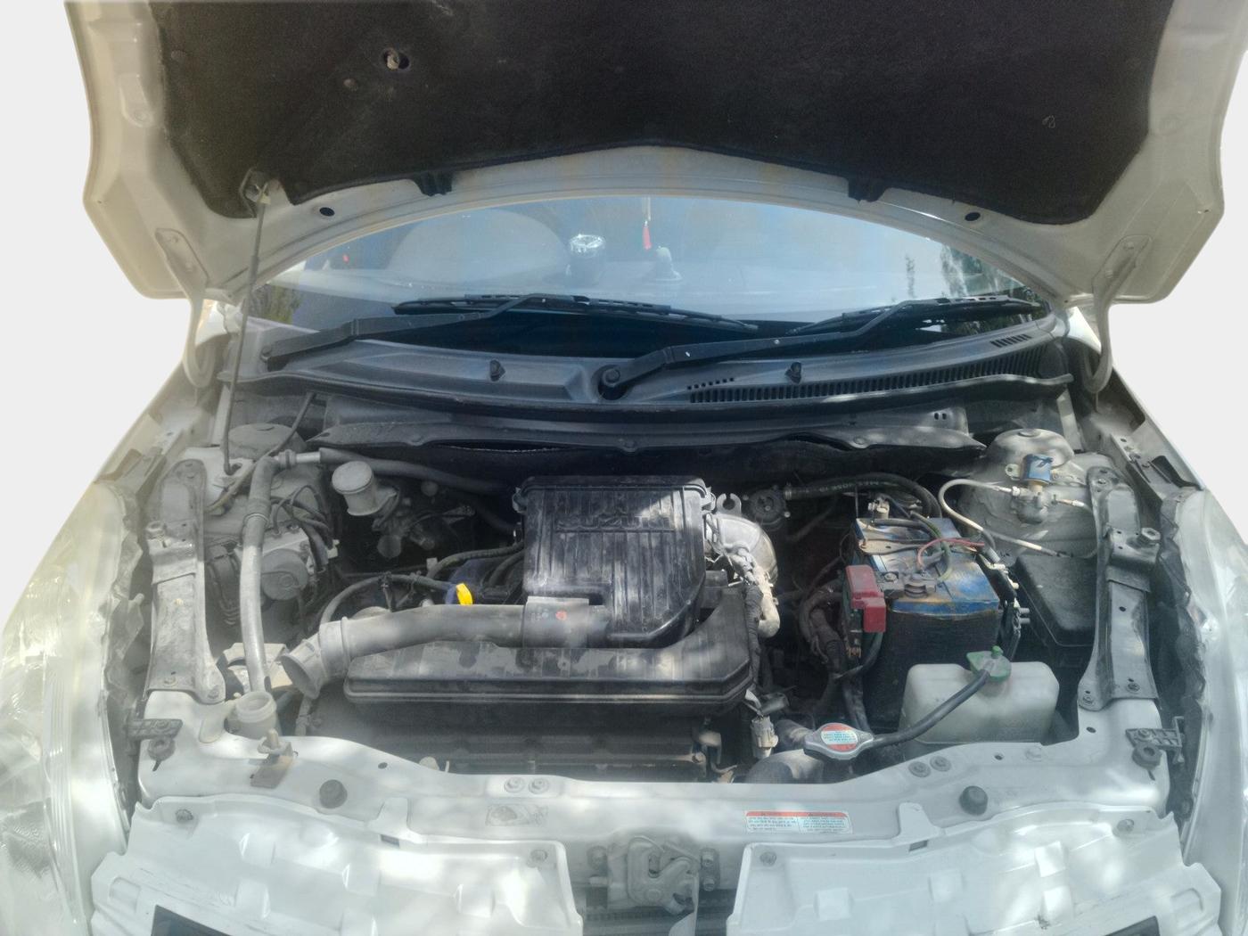 2011 Maruti Swift ZXI, Petrol, Manual, 1,15,007 km, exterior