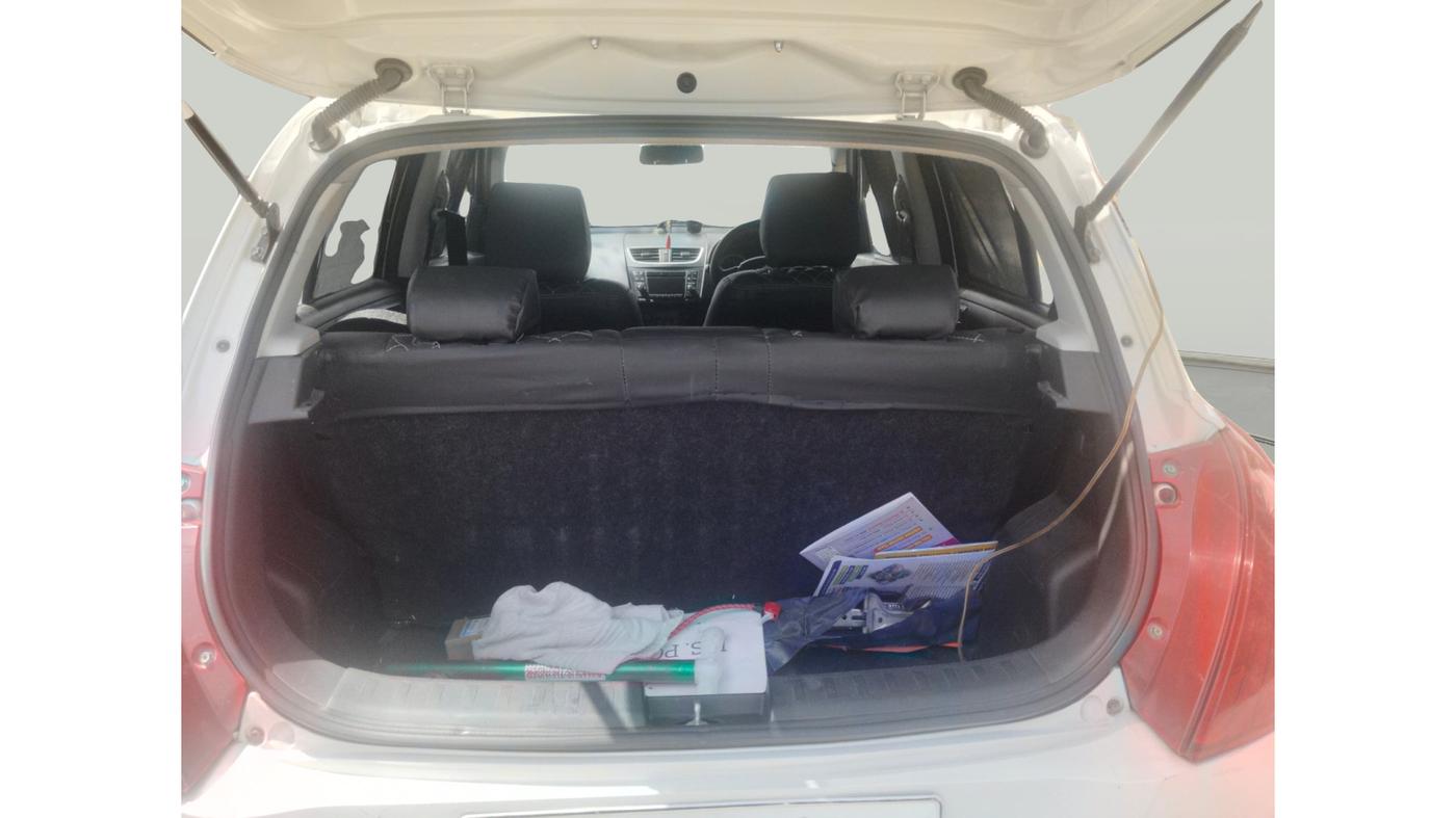 2011 Maruti Swift ZXI, Petrol, Manual, 1,15,007 km, exterior