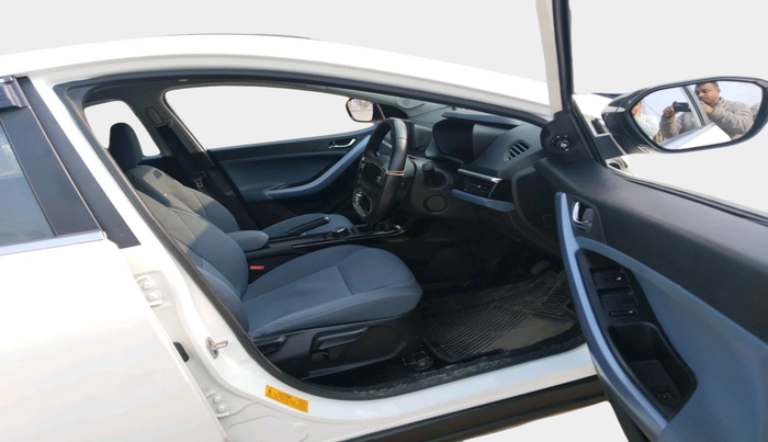 2025 Tata Curvv Creative Plus S 1.2 Petrol 6MT, Petrol, Manual, 19,600 km, interior