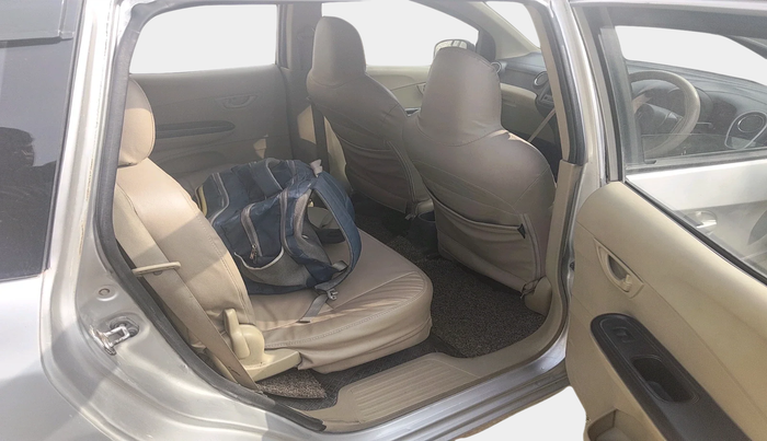 2014 Honda Mobilio 1.5L I-DTEC S, Diesel, Manual, 1,24,954 km, interior