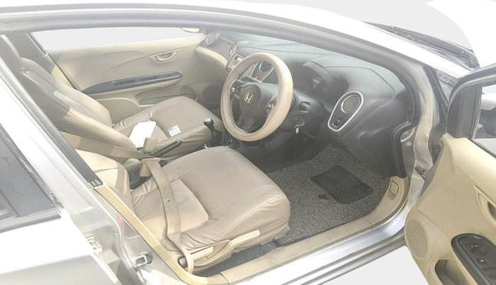 2014 Honda Mobilio 1.5L I-DTEC S, Diesel, Manual, 1,24,954 km, interior