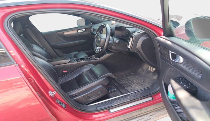 2022 Volvo XC 40 B4 Ultimate, Petrol, Automatic, 86,374 km, interior
