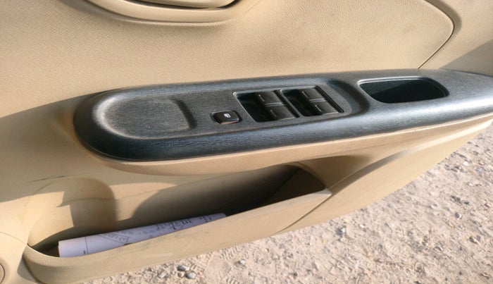 2014 Honda Amaze 1.5L I-DTEC E, Diesel, Manual, 1,54,810 km, interior