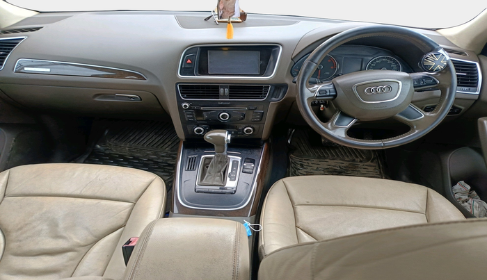 2013 Audi Q5 2.0 TDI QUATTRO, Diesel, Automatic, 1,17,670 km, interior