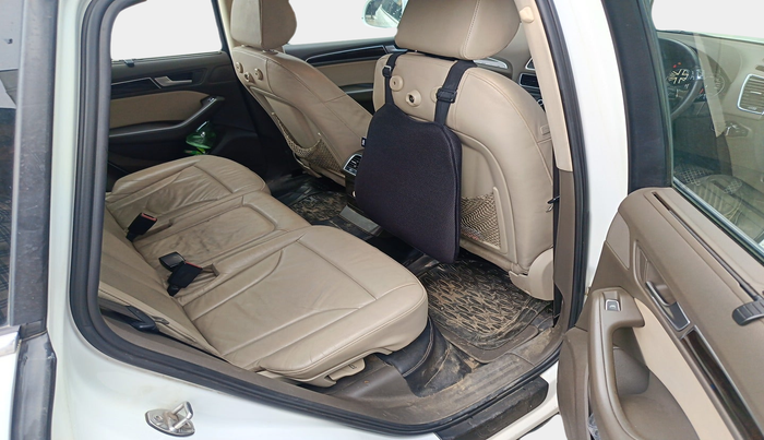 2013 Audi Q5 2.0 TDI QUATTRO, Diesel, Automatic, 1,17,670 km, interior