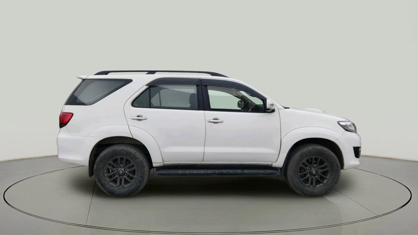 2014 Toyota Fortuner 3.0 4X2 MT, Diesel, Manual, 1,98,004 km, exterior