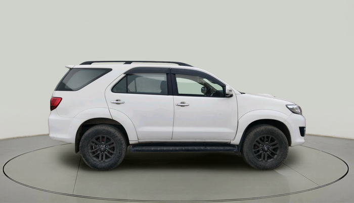 2014 Toyota Fortuner 3.0 4X2 MT, Diesel, Manual, 1,98,004 km, exterior