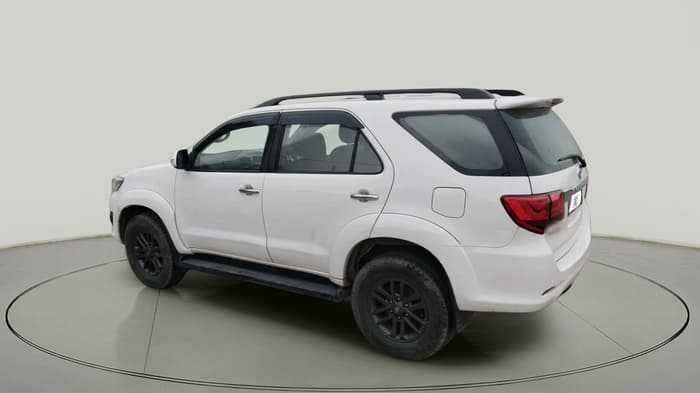 2014 Toyota Fortuner 3.0 4X2 MT, Diesel, Manual, 1,98,004 km, exterior