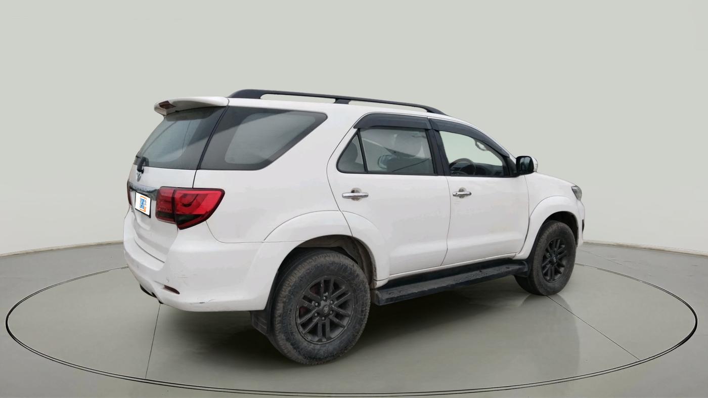 2014 Toyota Fortuner 3.0 4X2 MT, Diesel, Manual, 1,98,004 km, exterior