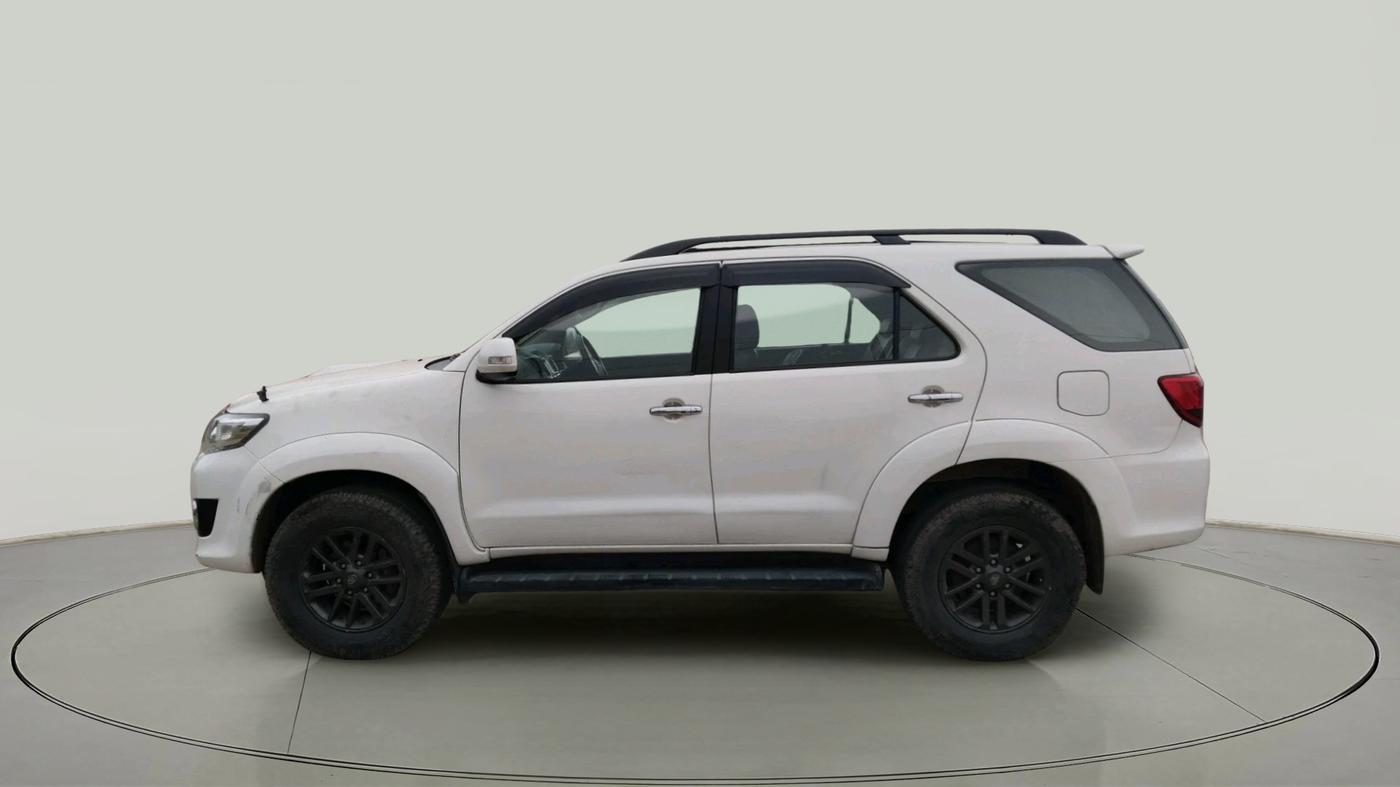 2014 Toyota Fortuner 3.0 4X2 MT, Diesel, Manual, 1,98,004 km, exterior
