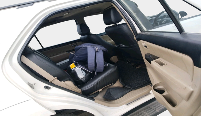 2014 Toyota Fortuner 3.0 4X2 MT, Diesel, Manual, 1,98,004 km, interior