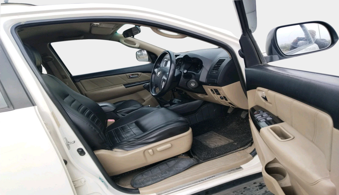 2014 Toyota Fortuner 3.0 4X2 MT, Diesel, Manual, 1,98,004 km, interior